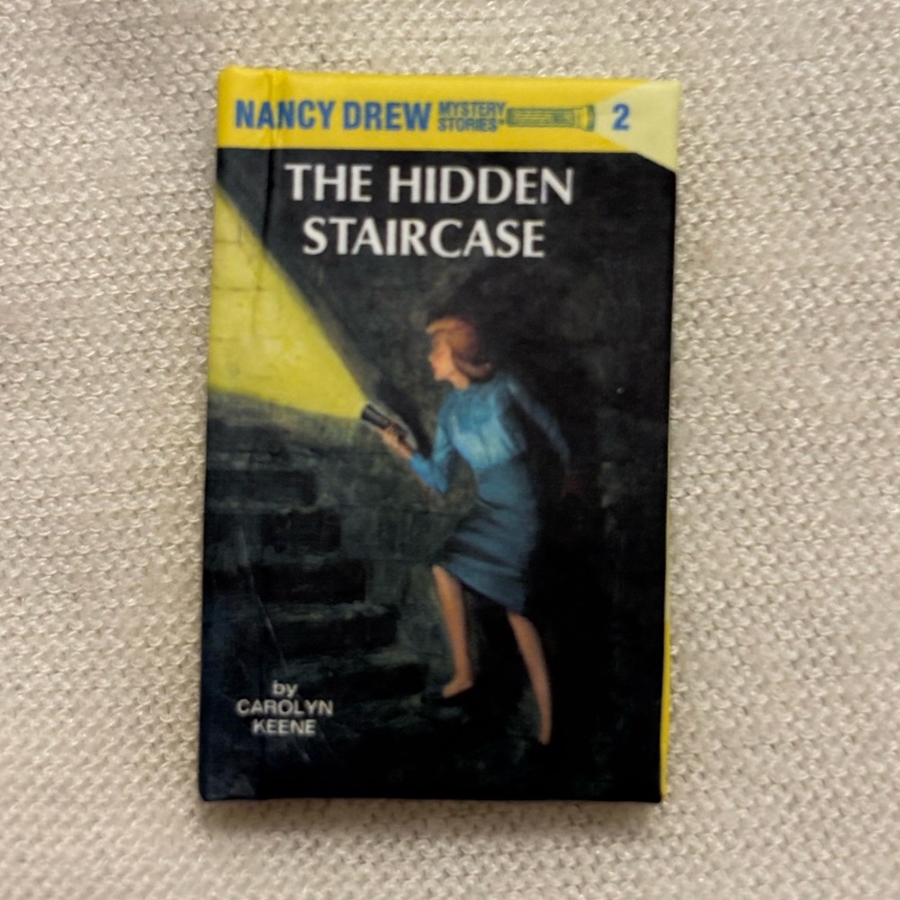 Mini Brands Books - The Hidden Staircase (Iconic)